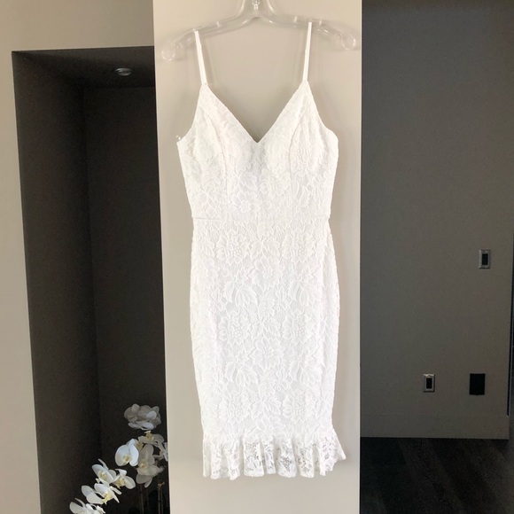 Dresses & Skirts - White Lace Dress